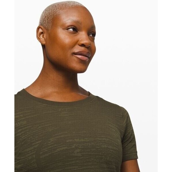Lululemon Swiftly Tech Short Sleeve Relaxed Fit Camo Green Sz 8 Read - Picture 14 of 16